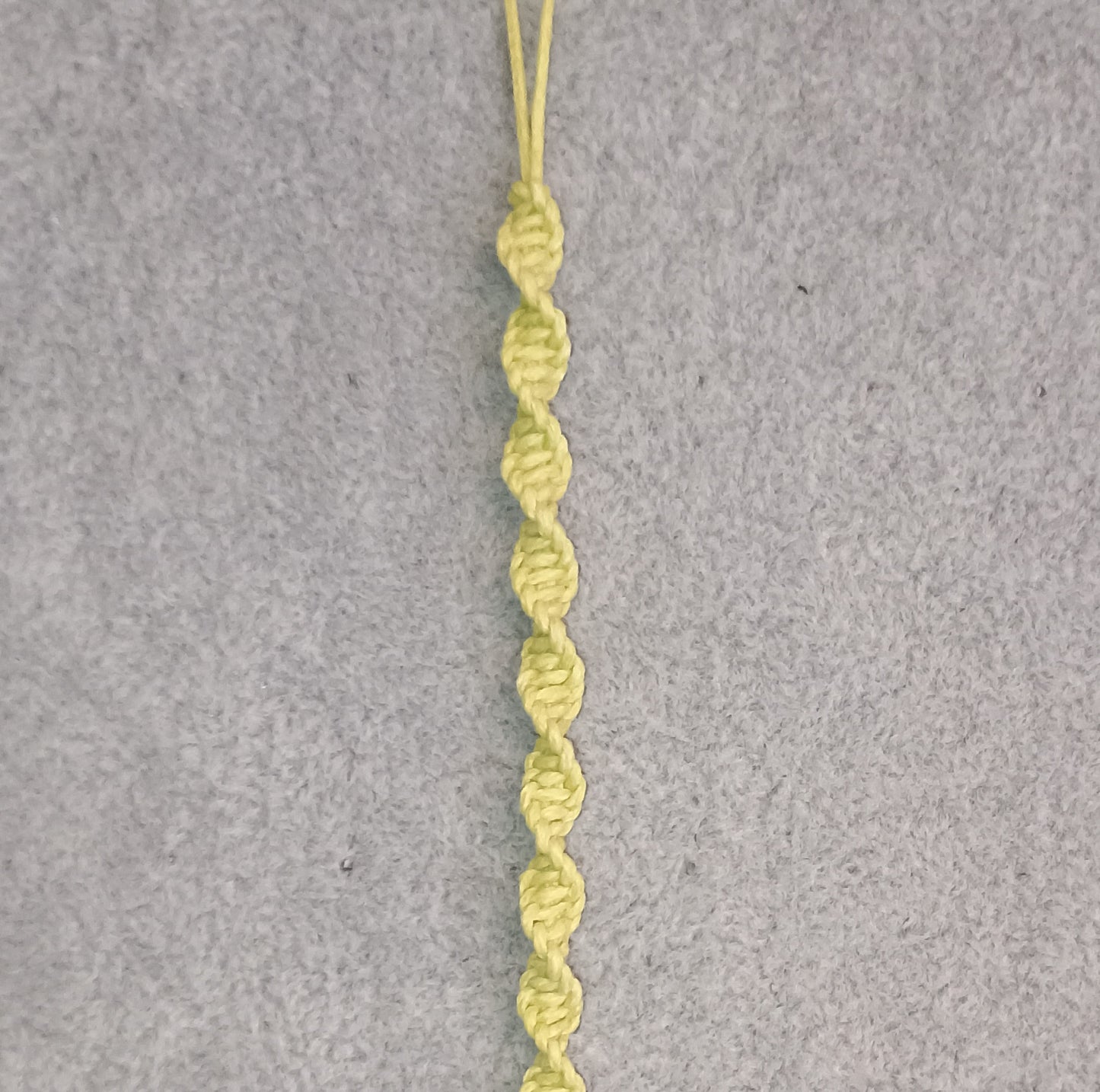 Wellenknoten Makramee Armband gelb