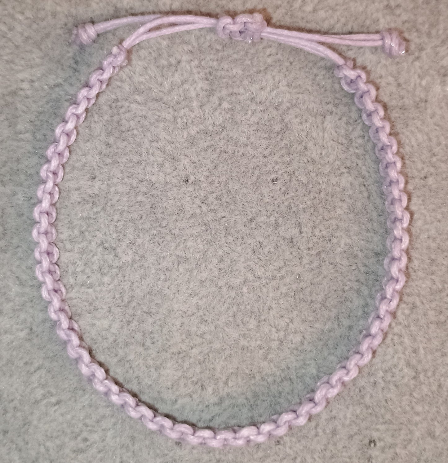 Kreuzknoten Makramee Armband flieder