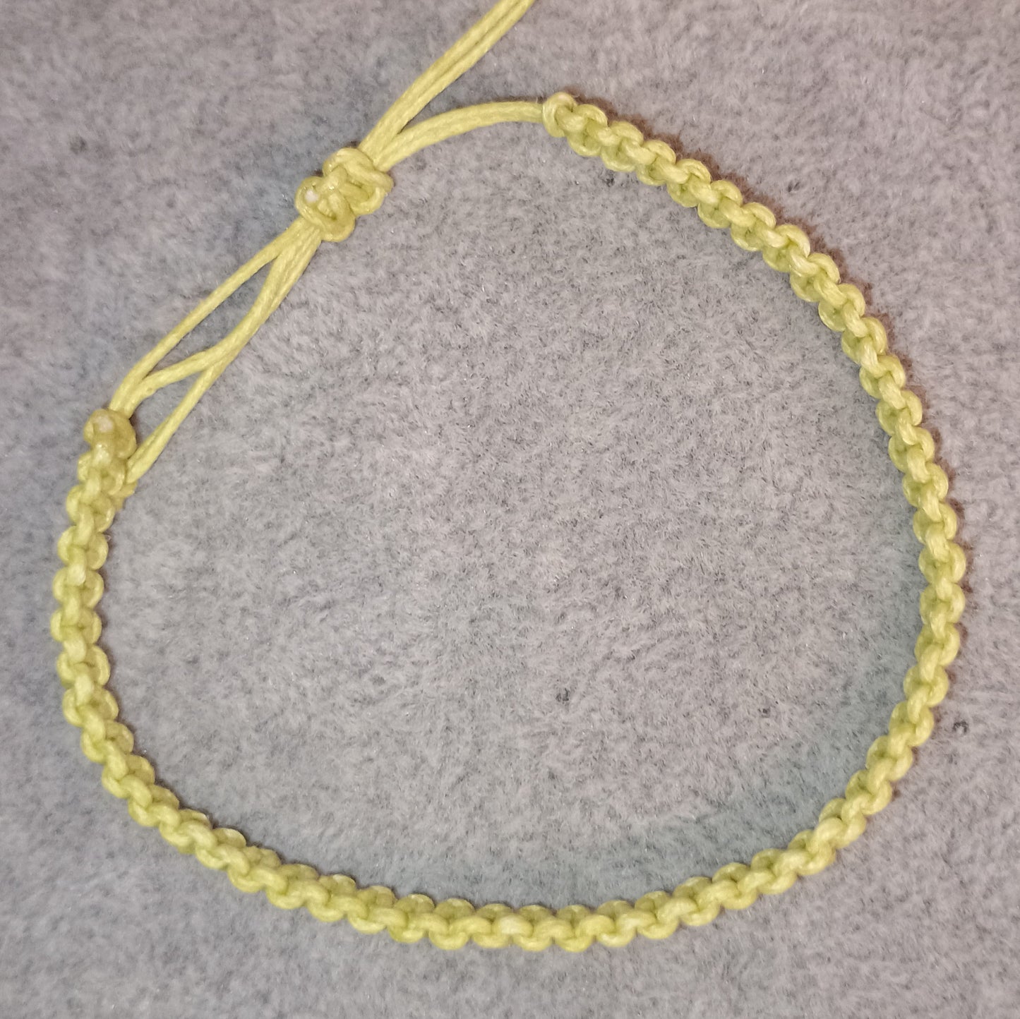 Kreuzknoten Makramee Armband gelb
