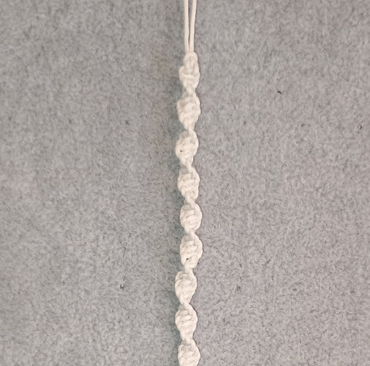 Wellenknoten Makramee Armband dunkelweiss