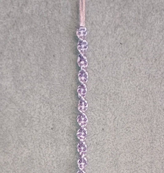 Wellenknoten Makramee Armband lavendelfarben