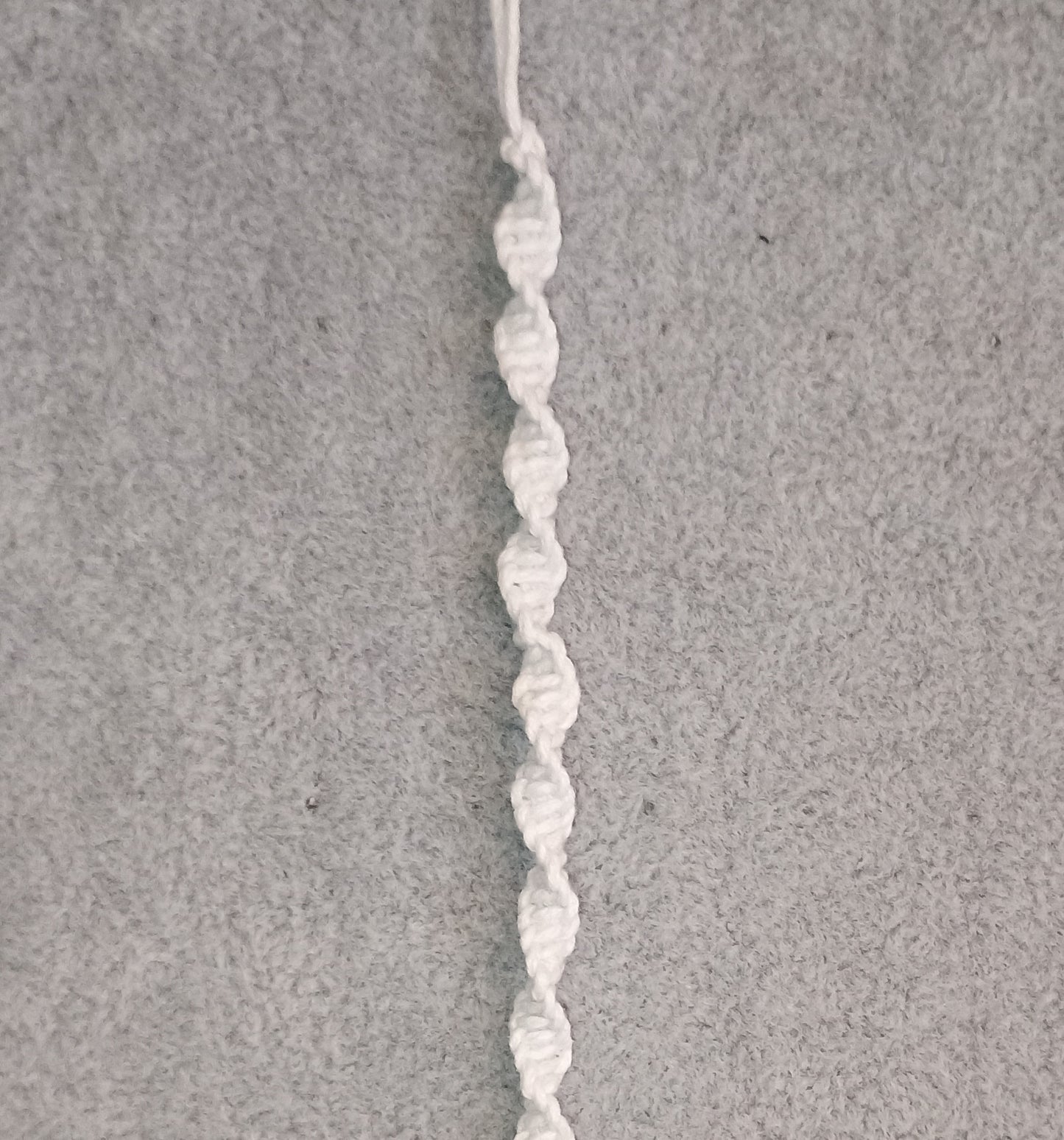 Wellenknoten Makramee Armband weiss