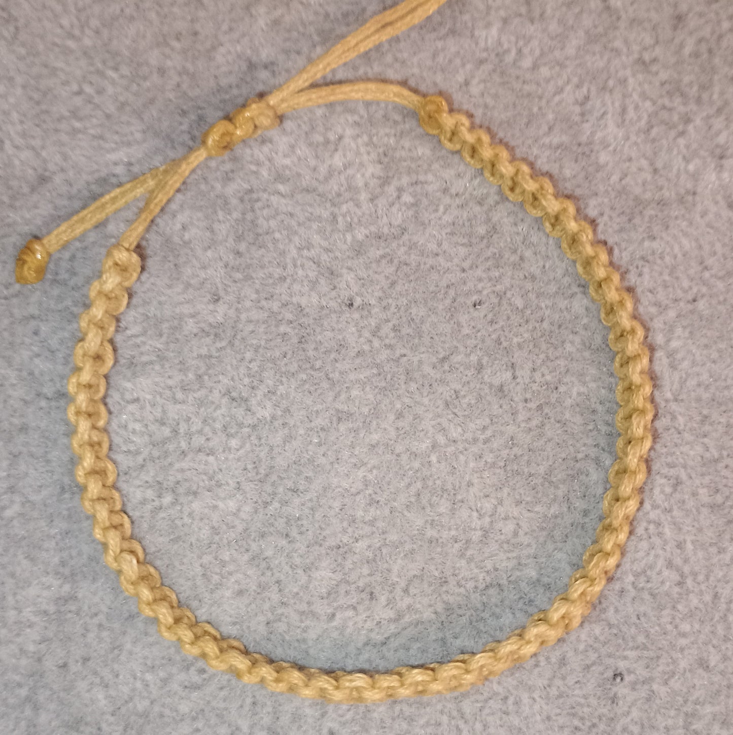 Kreuzknoten Makramee Armband goldblond