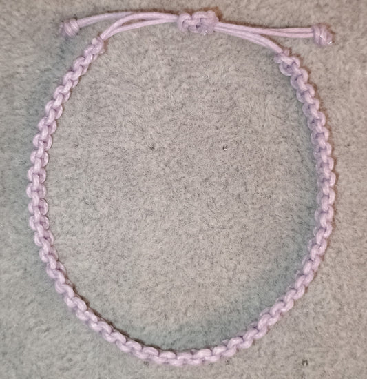 Kreuzknoten Makramee Armband flieder