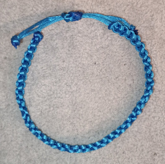 Kreuzknoten Makramee Armband azurblau