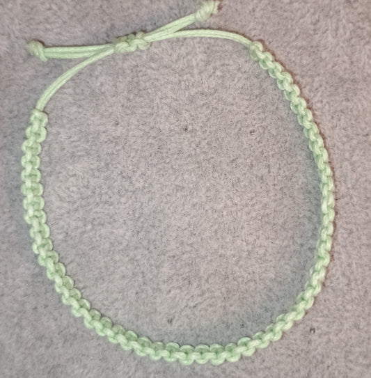 Kreuzknoten Makramee Armband mintgrün