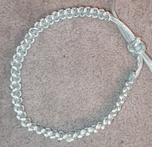 Kreuzknoten Makramee Armband hellblau