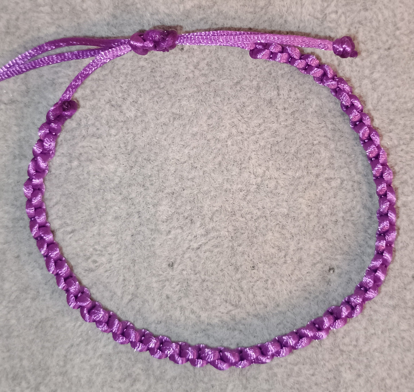 Kreuzknoten Makramee Armband violett
