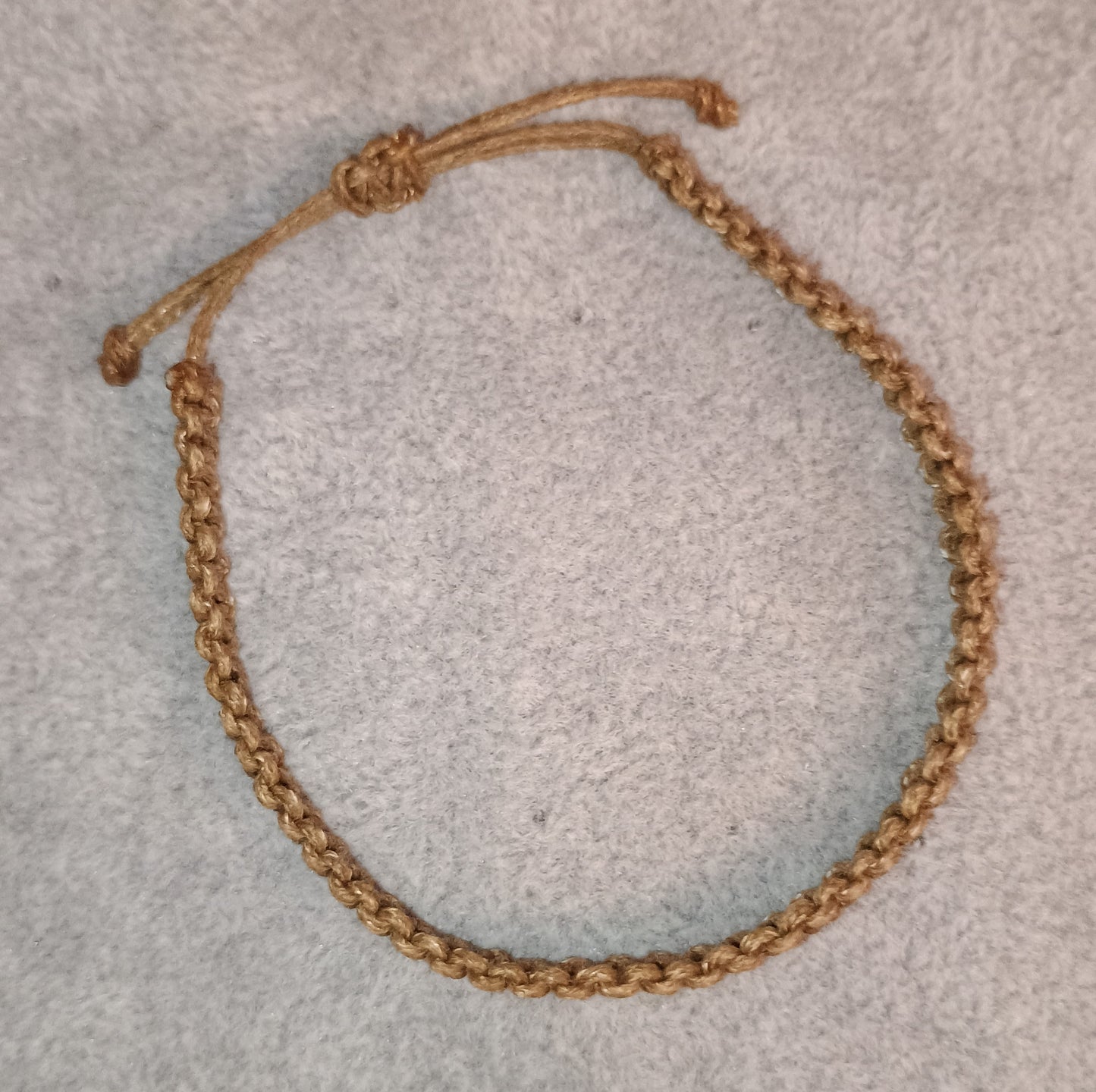 Kreuzknoten Makramee Armband ockerfarben