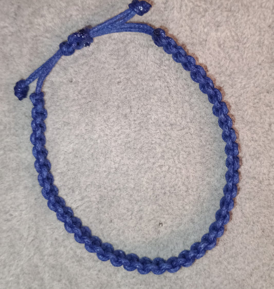 Kreuzknoten Makramee Armband dunkelblau