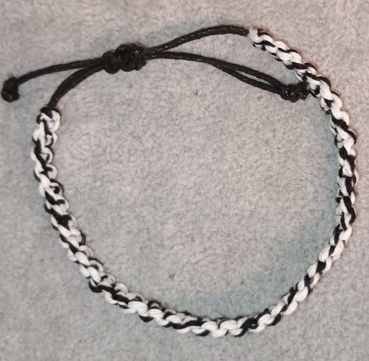 Kreuzknoten Makramee Armband weiss/schwarz