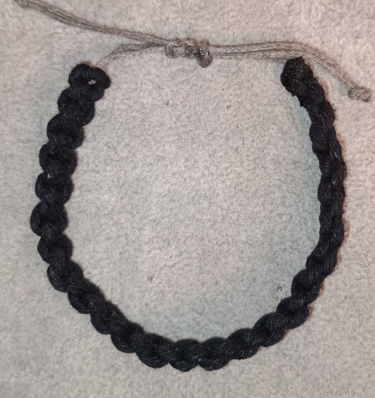 Kreuzknoten Makramee Armband dunkelblau