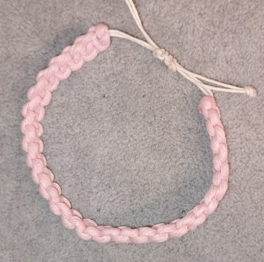 Kreuzknoten Makramee Armband hellrosa
