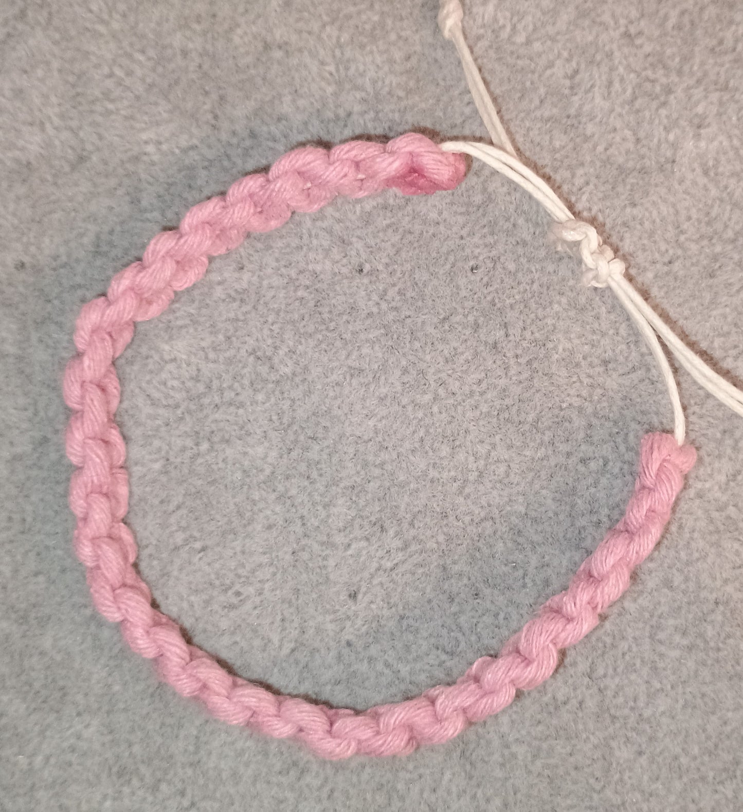 Kreuzknoten Makramee Armband rosa